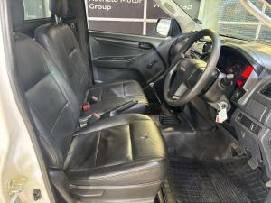 Isuzu D-Max Gen 6 250 single cab Fleetside safety - Image 11