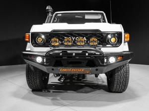 Toyota Land Cruiser 79 2.8GD-6 double cab auto - Image 9