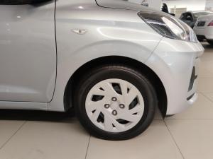 Hyundai Grand i10 1.0 Premium hatch - Image 8