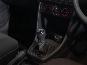 Volkswagen Polo Vivo hatch 1.4 Comfortline - Image 9