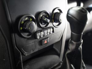 Mahindra Pik Up 2.2CRDe single cab dropside S4 - Image 27