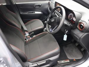 Hyundai Grand i10 1.0 Premium hatch - Image 5