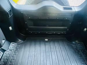 Land Rover Defender 110 D300 X-Dynamic HSE - Image 22