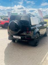 Land Rover Defender 110 D300 X-Dynamic HSE - Image 8