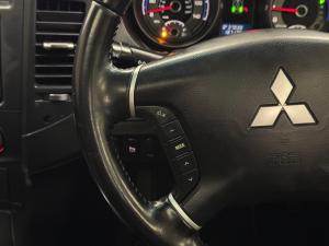 Mitsubishi Pajero 5-door 3.2DI-D GLS - Image 9