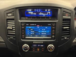 Mitsubishi Pajero 5-door 3.2DI-D GLS - Image 13