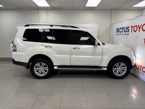 Mitsubishi Pajero 5-door 3.2DI-D GLS - Image 3