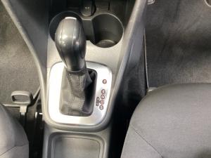 Volkswagen Polo Vivo hatch 1.6 Comfortline auto - Image 12