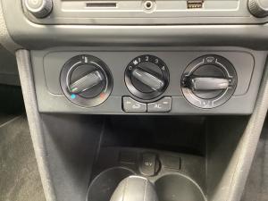 Volkswagen Polo Vivo hatch 1.6 Comfortline auto - Image 16