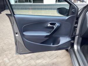 Volkswagen Polo Vivo hatch 1.6 Comfortline auto - Image 25