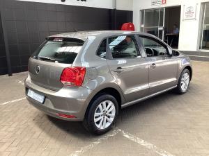 Volkswagen Polo Vivo hatch 1.6 Comfortline auto - Image 2