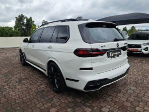BMW X7 M50i - Image 23