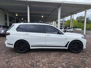 BMW X7 M50i - Image 3