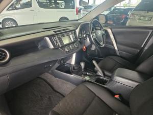 Toyota RAV4 2.0 GX auto - Image 7