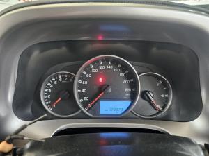 Toyota RAV4 2.0 GX auto - Image 10