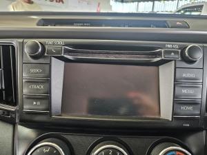 Toyota RAV4 2.0 GX auto - Image 12