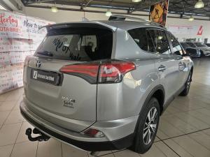 Toyota RAV4 2.0 GX auto - Image 2