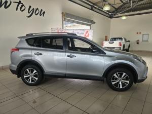 Toyota RAV4 2.0 GX auto - Image 3