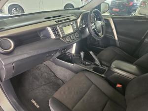 Toyota RAV4 2.0 GX auto - Image 7
