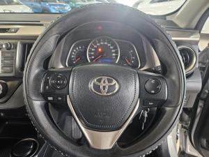 Toyota RAV4 2.0 GX auto - Image 8