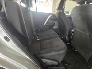 Toyota RAV4 2.0 GX auto - Image 15