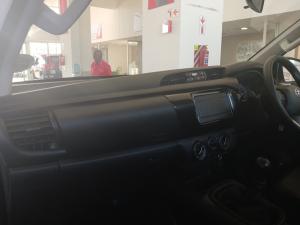 Toyota Hilux 2.4 GD-6 RB SRS/C - Image 11