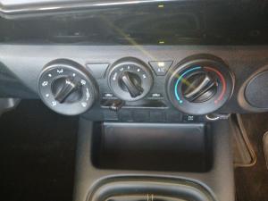 Toyota Hilux 2.4 GD-6 RB SRS/C - Image 12