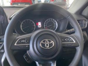 Toyota Urban Cruiser 1.5 XR automatic - Image 8