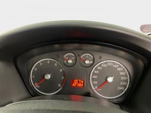 Ford Focus 1.8 Ambiente - Image 11