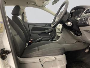 Ford Focus 1.8 Ambiente - Image 14