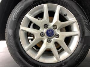Ford Focus 1.8 Ambiente - Image 17