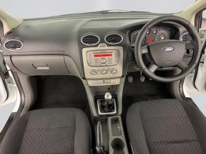 Ford Focus 1.8 Ambiente - Image 9