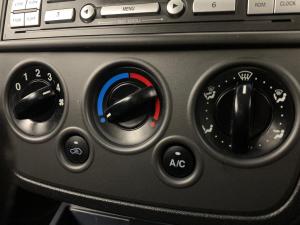 Ford Ikon 1.6 Ambiente - Image 12