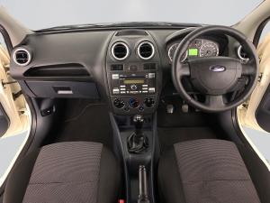 Ford Ikon 1.6 Ambiente - Image 13