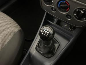 Ford Ikon 1.6 Ambiente - Image 9