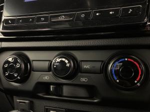 Isuzu D-MAX 1.9 Ddi HR X-RIDER automatic D/C - Image 8