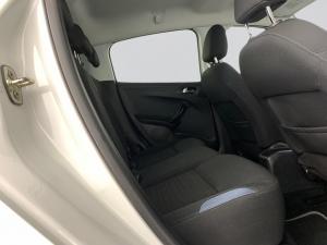 Peugeot 208 1.6 VTiActive automatic 5-Door - Image 14