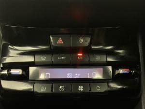 Peugeot 208 1.6 VTiActive automatic 5-Door - Image 5