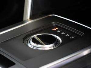 Land Rover Discovery Sport HSE TD4 - Image 17