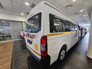 Foton Asambe 2.4i taxi 16-seater - Image 9