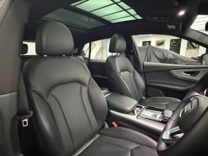 Audi Q8 55TFSI quattro - Image 8