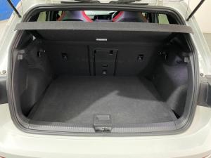 Volkswagen Golf GTI - Image 9