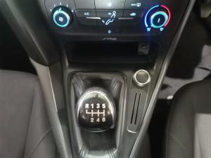 Ford Focus hatch 1.6TDCi Ambiente - Image 8