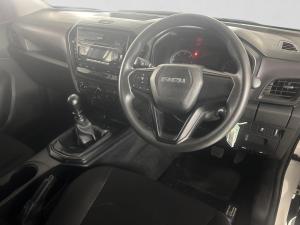 Isuzu D-Max 1.9TD double cab L 4x4 manual - Image 19