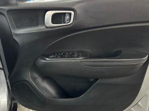 Hyundai Venue 1.0T Fluid auto - Image 14