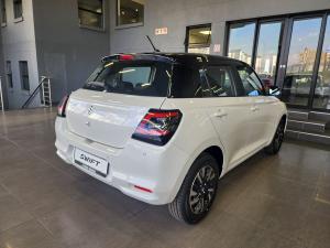 Suzuki Swift 1.2 GLX auto - Image 4