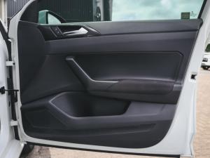 Volkswagen Polo hatch 1.0TSI Life manual - Image 13