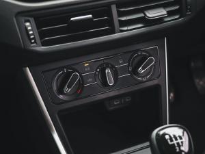 Volkswagen Polo hatch 1.0TSI Life manual - Image 23