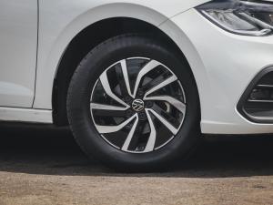 Volkswagen Polo hatch 1.0TSI Life manual - Image 3