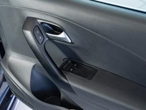 Volkswagen Polo Vivo hatch 1.4 Life - Image 16